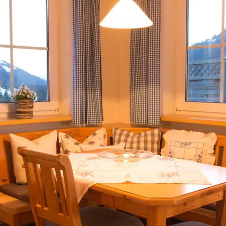 Alpenroesle Apartment *